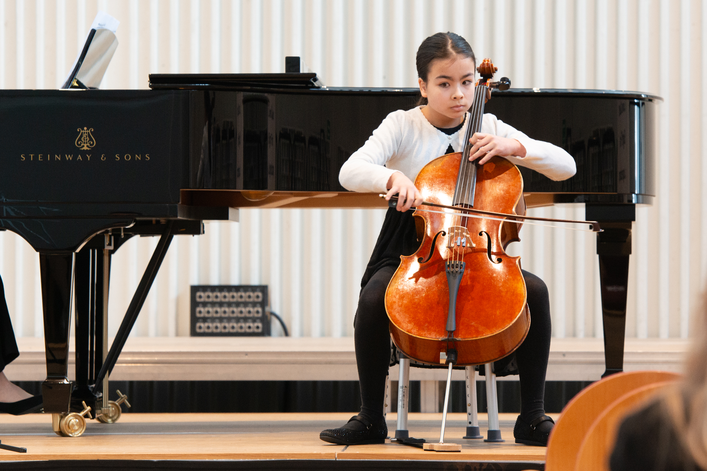 Noémi Sandoz am Violoncello